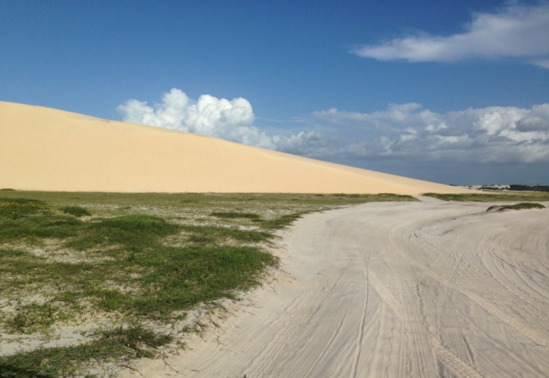 Marcas pneu na areia_rota das emocoes