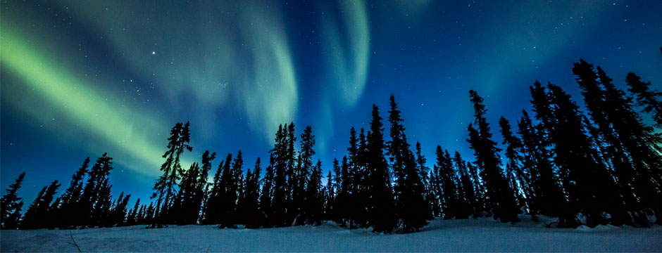 Aventura na Linha Férrea nas Montanhas e Aurora Boreal