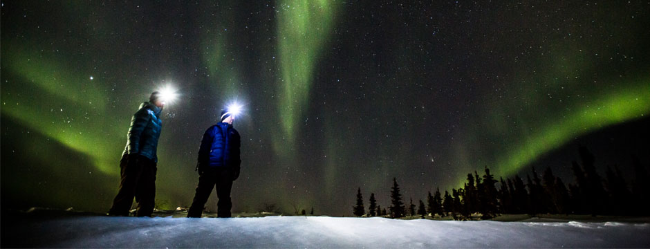 Aventura na Linha Férrea nas Montanhas e Aurora Boreal