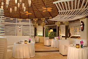 Zoëtry Agua Punta Cana OLENA
Cozinha gourmet internacional combinada com a influência europeia
