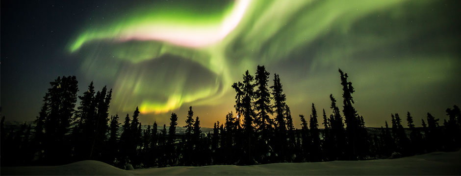 Aventura na Linha Férrea nas Montanhas e Aurora Boreal